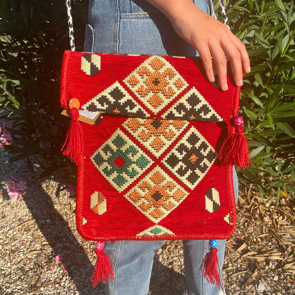 Kelim Schultertasche Festival Boho  Style gewebt rot  35cm x 30cm  Material 50% Baumwolle 50% Polyester Hersteller AW