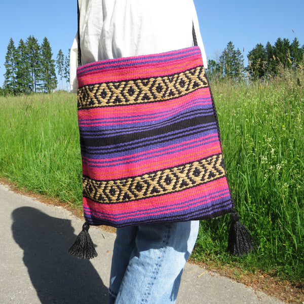 Boho Festival Schultertasche  EL PASO mexikanisch  70% Polyacryl 30% Polyester  pink