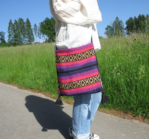 Boho Festival Schultertasche  EL PASO mexikanisch  70% Polyacryl 30% Polyester  pink