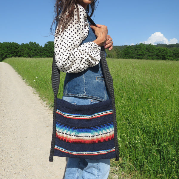 Hippie Hirtentasche  EL PASO Mexiko Style  70% Polyacryl 30% Polyester blau 33cm x32cm