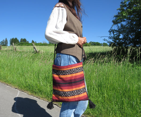 Ethno  Retro Hirtentasche  EL PASO im mexikanischen Stil  70% Polyacryl 30% Polyester rot orange