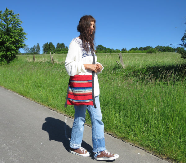 Hippie Hirtentasche  EL PASO Mexiko Style  70% Polyacryl 30% Polyester  rot 33cm x32cm