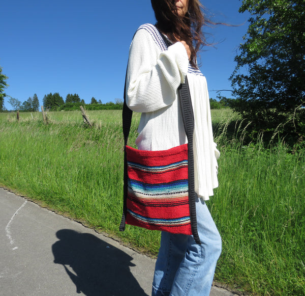 Hippie Hirtentasche  EL PASO Mexiko Style  70% Polyacryl 30% Polyester  rot 33cm x32cm