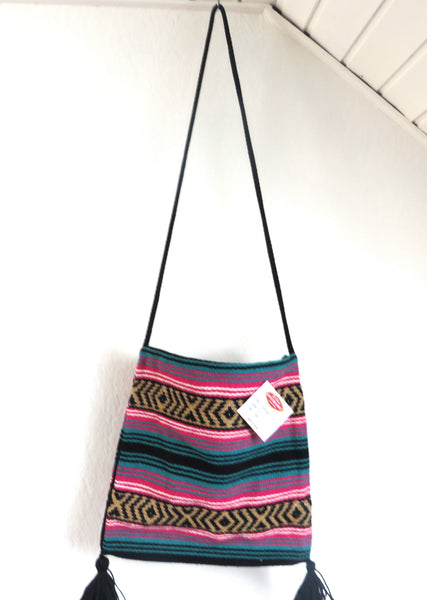 Ethno Hirtentasche  EL PASO im mexikanischen Stil  70% Polyacryl 30% Polyester  pink türkis