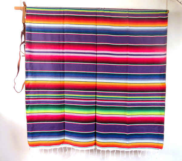 mexikanische Decke SANTA FE mit Halterung aus Echtleder 210cm x 150cm lila 100% Baumwolle