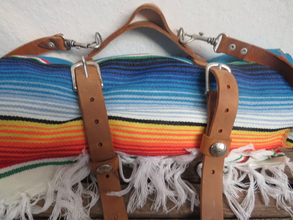 mexikanische Ethno Decke SANTA FE petrol gewebt mit Tragegurt aus Echtleder 210cm x 150cm 100% Baumwolle