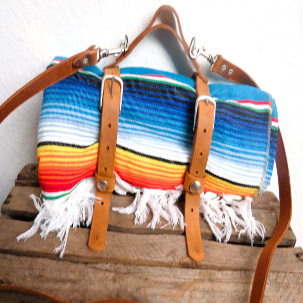 mexikanische Ethno Decke SANTA FE petrol gewebt mit Tragegurt aus Echtleder 210cm x 150cm 100% Baumwolle