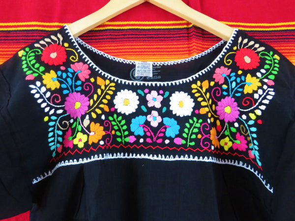 BALD WIEDER VERFÜGBAR Gr M mexikanische Blumen  Bluse schwarz  Boho mexican embroidered Boho blouse 100% Baumwolle