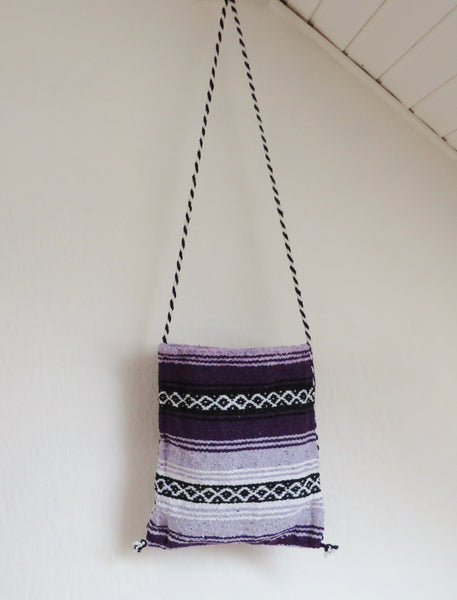 BALD WIEDER VERFÜGBAR Festival Tasche EL PASO Mexiko handgewebt Bohemian Style lila   Material  50% Polyacryl 40% Polyester 10% Baumwolle Hersteller Molina Made in Mexico