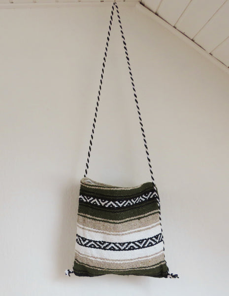 ZUR ZEIT NICHT VERFÜGBAR indianische Schultertasche EL PASO Cross Body Ethno Hirtentasche handgewebt oliv  Material  50% Polyacryl 40% Polyester 10% Baumwolle Hersteller Molina Made in Mexico