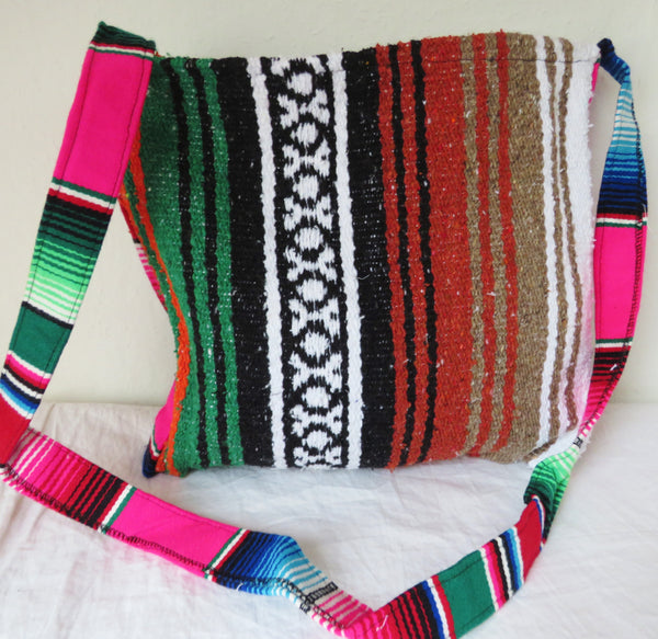 ZUR ZEIT AUSVERKAUFT Indianer Schultertasche SOUTHWEST Mexiko handgewebt bunt Navajo Style  mexican Blanket Bag  50% Polyacryl 40% Polyester 10% Baumwolle Hersteller Molina Made in Mexico