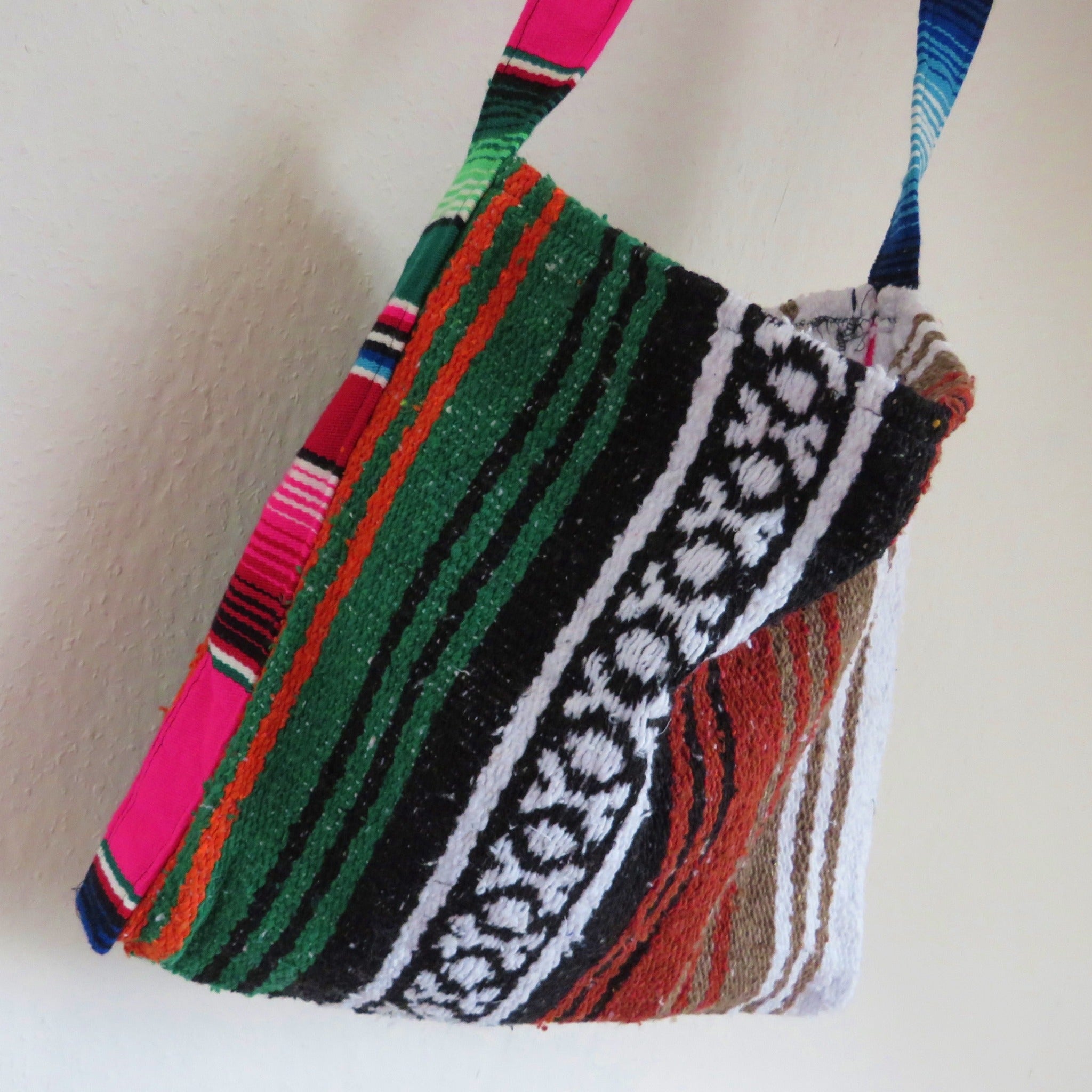 ZUR ZEIT AUSVERKAUFT Indianer Schultertasche SOUTHWEST Mexiko handgewebt bunt Navajo Style  mexican Blanket Bag  50% Polyacryl 40% Polyester 10% Baumwolle Hersteller Molina Made in Mexico