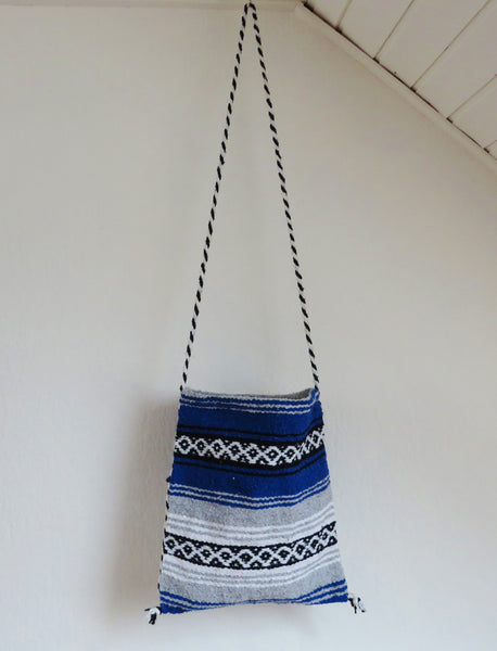 ZUR ZEIT AUSVERKAUFT mexikanische Boho Schultertasche EL PASO gewebt Hippie Ethno Tasche  blau grau Material  50% Polyacryl 40% Polyester 10% Baumwolle Hersteller Molina Made in Mexico