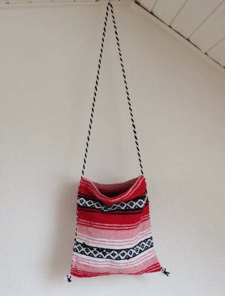 Festival Hirtentasche aus Mexiko EL PASO gewebt Hippie Ethno Tasche rot Nomadentasche Material  50% Polyacryl 40% Polyester 10% Baumwolle Hersteller Molina Made in Mexico