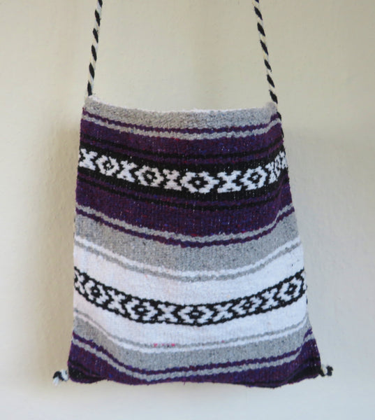 BALD WIEDER VERFÜGBAR mexikanische Hirtentasche  EL PASO Cross Body Boho Hippie handgewebt lila grau Material  50% Polyacryl 40% Polyester 10% Baumwolle Hersteller Molina Made in Mexico