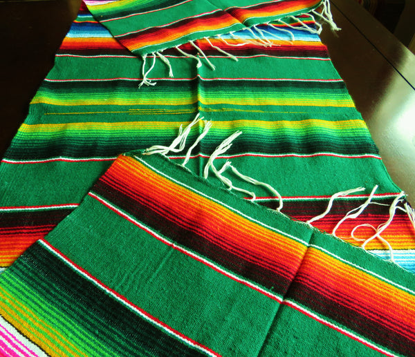 mexikanischer BohoTischläufer SANTA FE Ethno Decke mexican blanket grün  regenbogen 150cm x 56cm  100% Polyacryl Hersteller Molina Made in Mexico