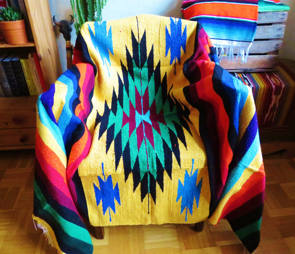 BALD WIEDER VERFÜGBAR mexikanische Indianer Decke NAVAJO  gelb bunt  handgewebt Boho Tagesdecke 220cm x 129cm  50% Polyacryl  40% Polyester  10% Baumwolle Hersteller Molina Made in Mexico