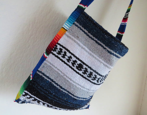 BALD WIEDER VERFÜGBAR Indianer Schultertasche SOUTHWEST Mexiko handgewebt blau Navajo Style  mexican Blanket Bag  50% Polyacryl 40% Polyester 10% Baumwolle Hersteller Molina Made in Mexico