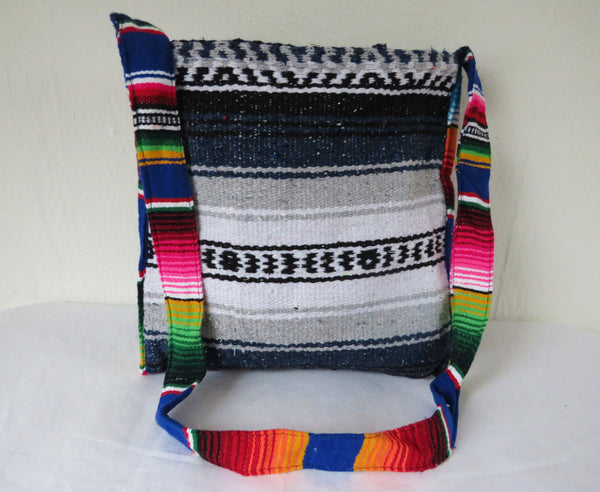 BALD WIEDER VERFÜGBAR Indianer Schultertasche SOUTHWEST Mexiko handgewebt blau Navajo Style  mexican Blanket Bag  50% Polyacryl 40% Polyester 10% Baumwolle Hersteller Molina Made in Mexico