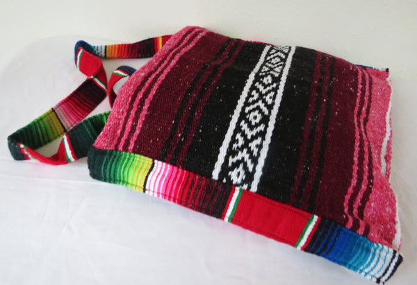 BALD WIEDER VERFÜGBAR mexikanische Ethnic Hirtentasche SOUTHWEST Sarape bordeaux handgewebt mexican Blanket Bag  50% Polyacryl 40% Polyester 10% Baumwolle Hersteller Molina Made in Mexico