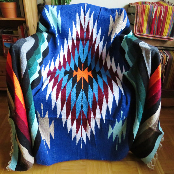 BALD WIEDER VERFÜGBAR mexikanische Ethno  Decke NAVAJO  blau Handarbeit Boho Tagesdecke 220cm x 125cm  50% Polyacryl 40% Polyester 10% Baumwolle Hersteller Molina Made in Mexico