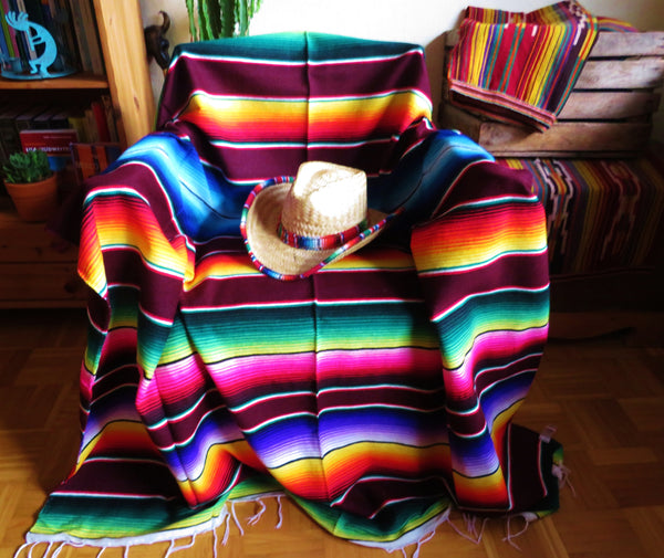 BALD WIEDER VERFÜGBAR mexikanische Sarape Decke SANTA FE  gewebt bordeaux regenbogen Ethno Stil  Saltillo Mexican Blanket  225cm x 150cm 100% Polyacryl  Made in Mexico