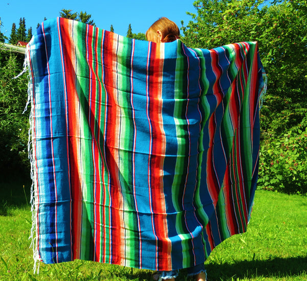 ZUR ZEIT AUSVERKAUFT BALD WIRDER VERFÜGBAR mexikanische Boho Sarape Decke SANTA FE  gewebt petrol blau bunt Saltillo Mexican Blanket  225cm x 150cm 50% Baumwolle 50% Polyacryl  Made in Mexico